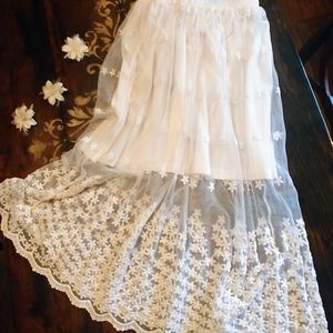 🌼Girl's Daisy white Lace long skirt 🌼 small